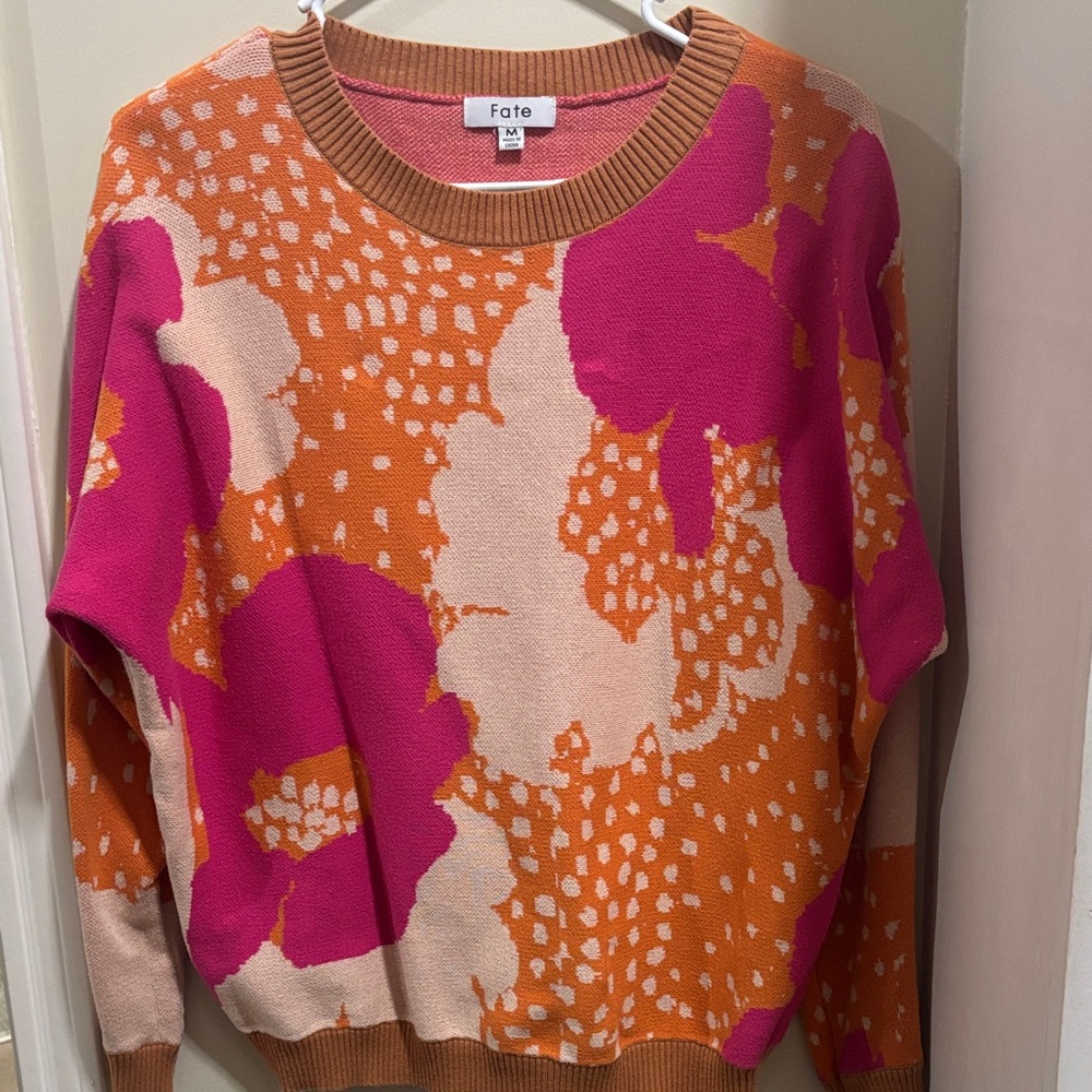Size Medium Fate Bold Pattern Crew Neck Sweater - image 1